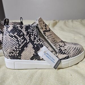 Women's Snake Print Sneakers